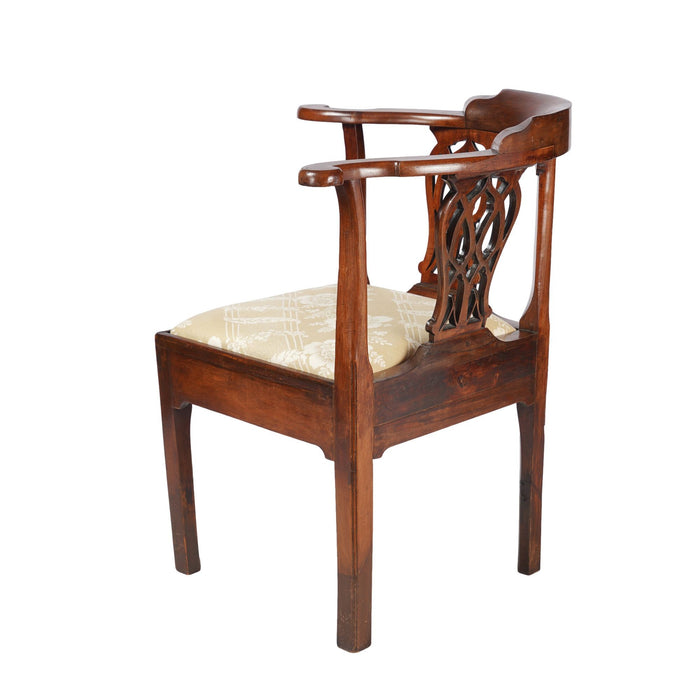 English Georgian corner chair (c. 1760)