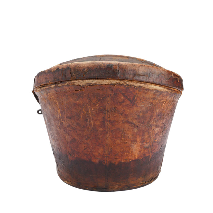 English leather hat box for a man’s wide brim top hat (c. 1830-40)