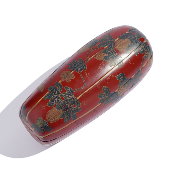 Japanese gourd form Maki-e red lacquered box (1900's)