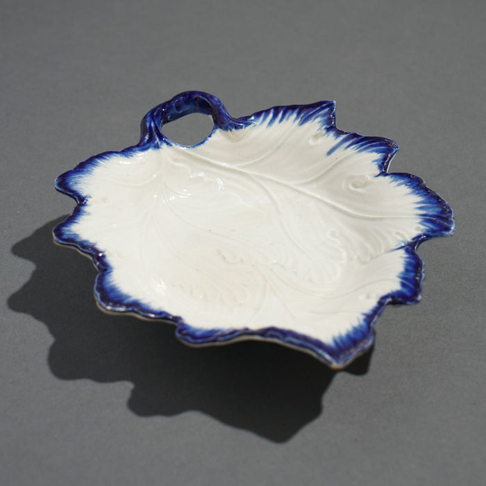 Shell edge pearlware grape leaf condiment dish (c. 1820)