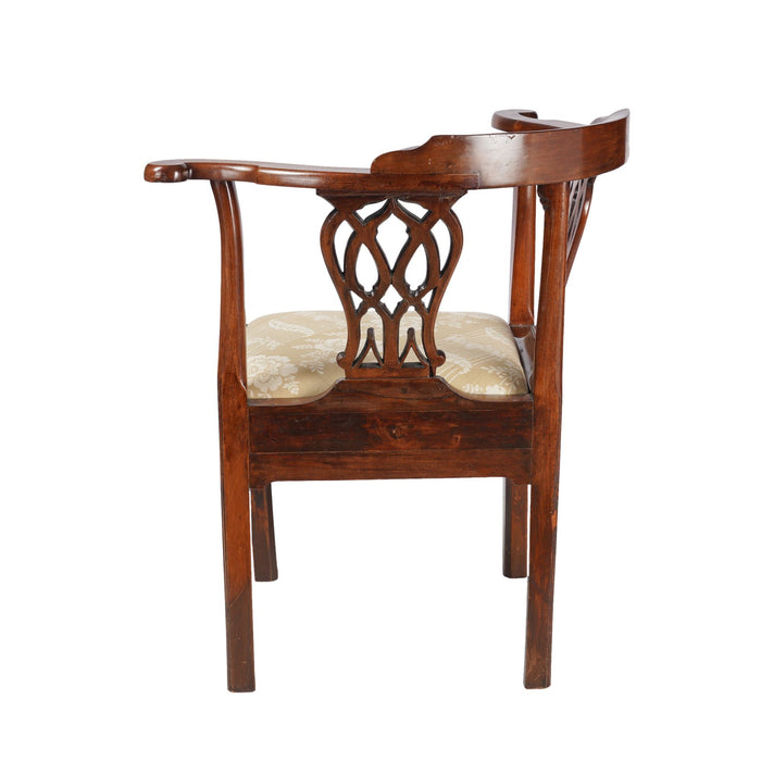 English Georgian corner chair (c. 1760)