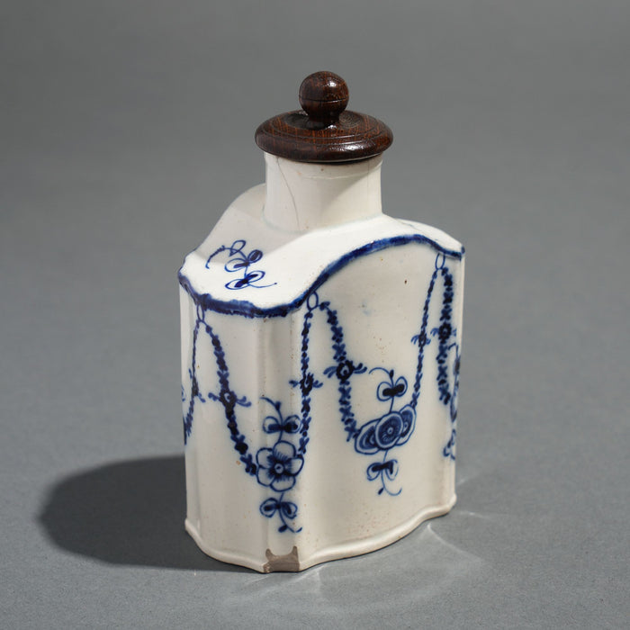 Bombay shaped English pearlware tea caddy (c. 1780)