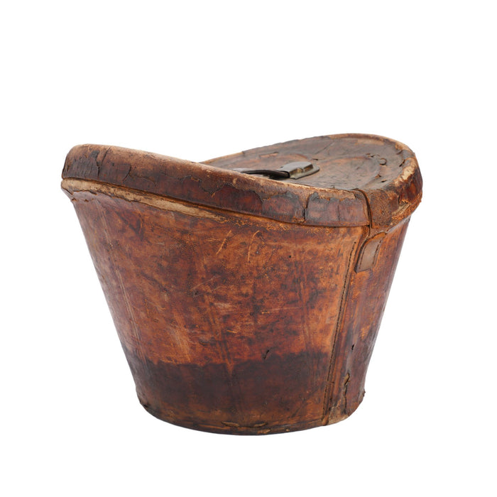 English leather hat box for a man’s wide brim top hat (c. 1830-40)