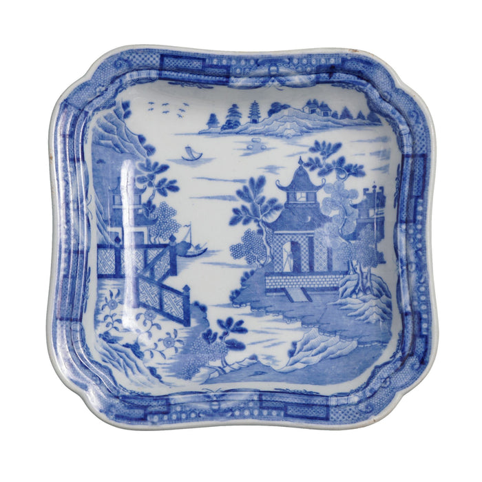 English Davenport Tea House pattern covered serving dish (c. 1800-25)