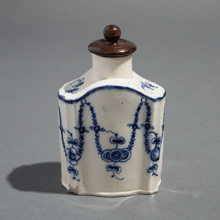 Bombay shaped English pearlware tea caddy (c. 1780)