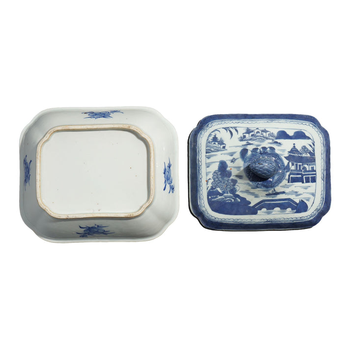 Chinese Canton covered porcelain entree dish (c. 1820-40)