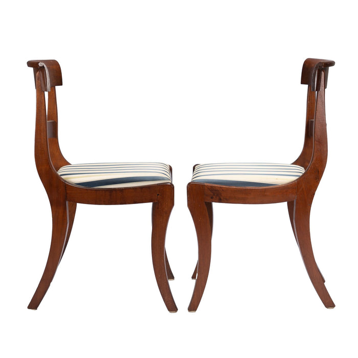 Pair of New York mahogany Klismos slip seat side chairs (c. 1825)