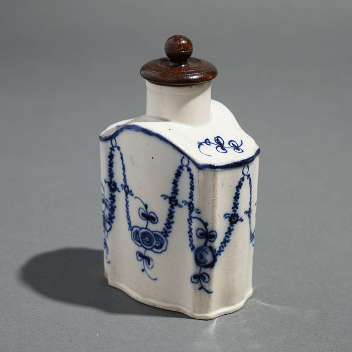 Bombay shaped English pearlware tea caddy (c. 1780)