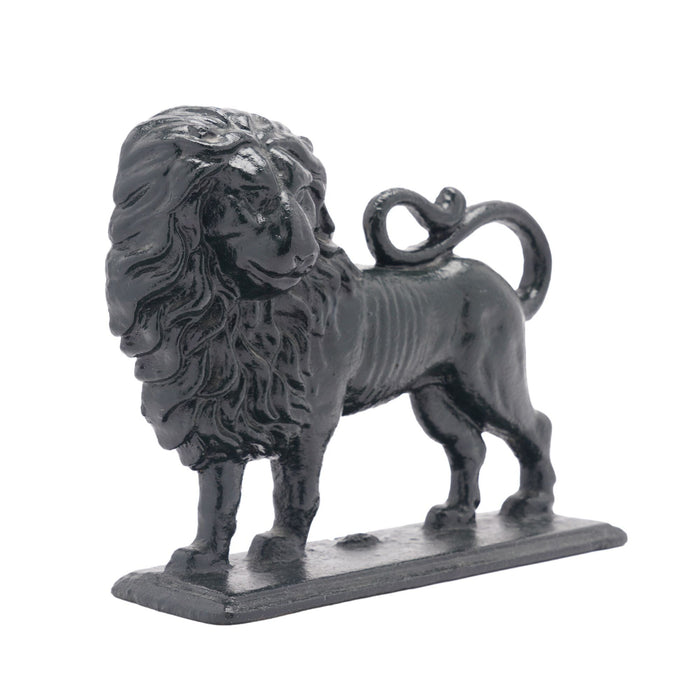 English Victorian cast lion doorstop (c. 1850-1900)