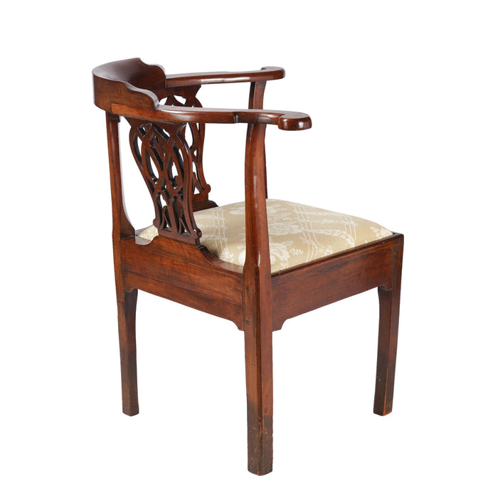 English Georgian corner chair (c. 1760)