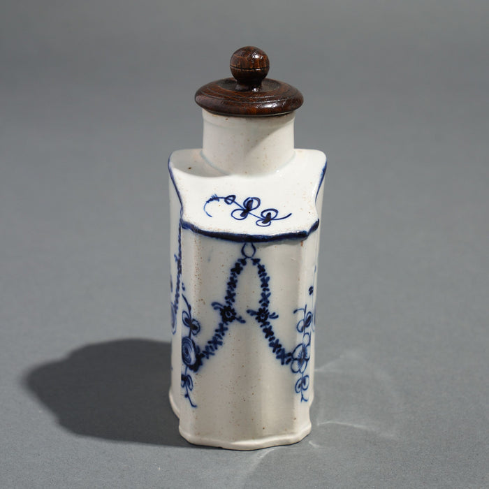 Bombay shaped English pearlware tea caddy (c. 1780)