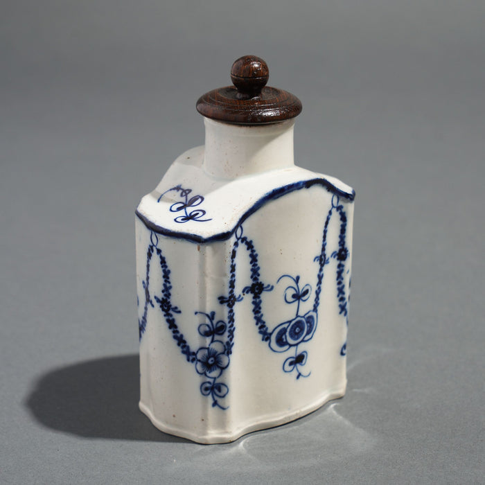 Bombay shaped English pearlware tea caddy (c. 1780)