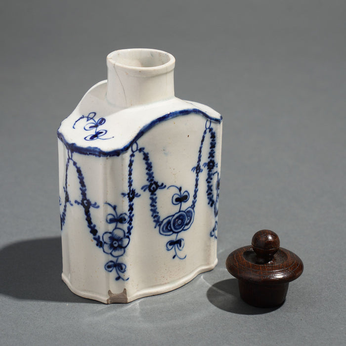 Bombay shaped English pearlware tea caddy (c. 1780)