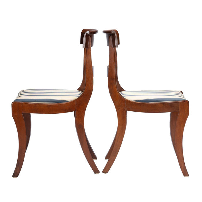 Pair of New York mahogany Klismos slip seat side chairs (c. 1825)