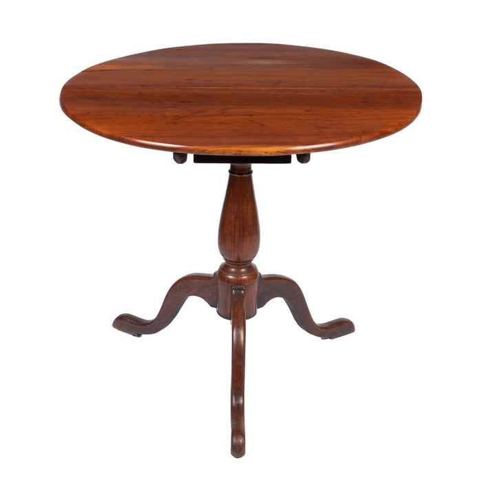 American cherry Chippendale tilt top tea table (1775-1800)