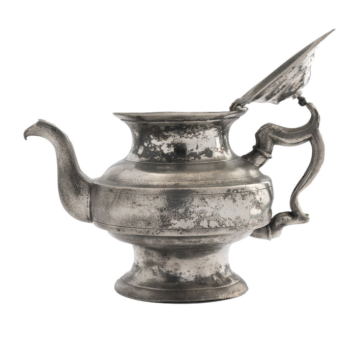 American pewter tea pot (1820)