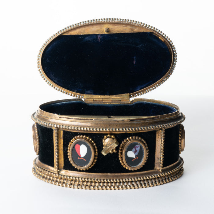 Italian oval jewelry cask in cast bronze and pietra dura with hinged lid (1850's)