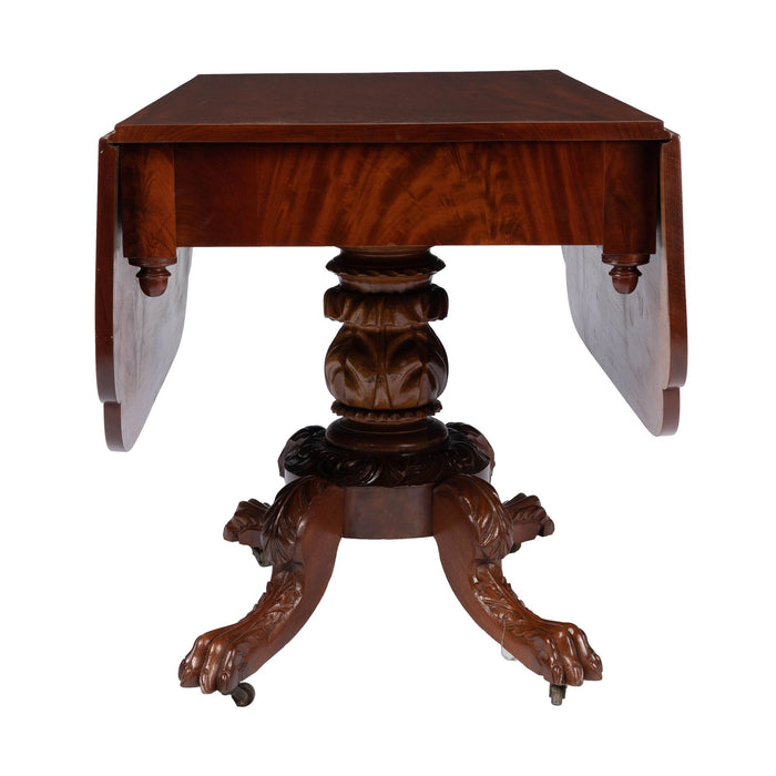 New York Neoclassic drop leaf breakfast table (c. 1825)