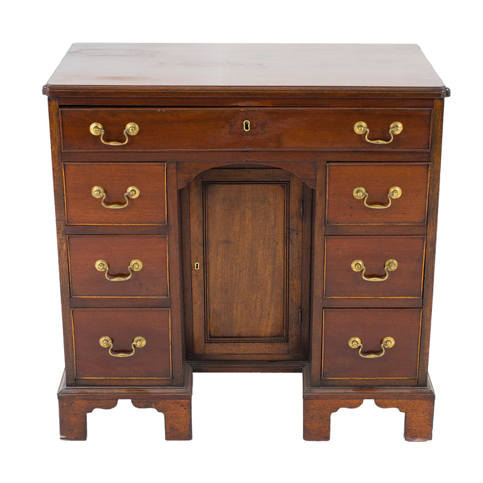 English mahogany knee hole dressing table (c. 1760)