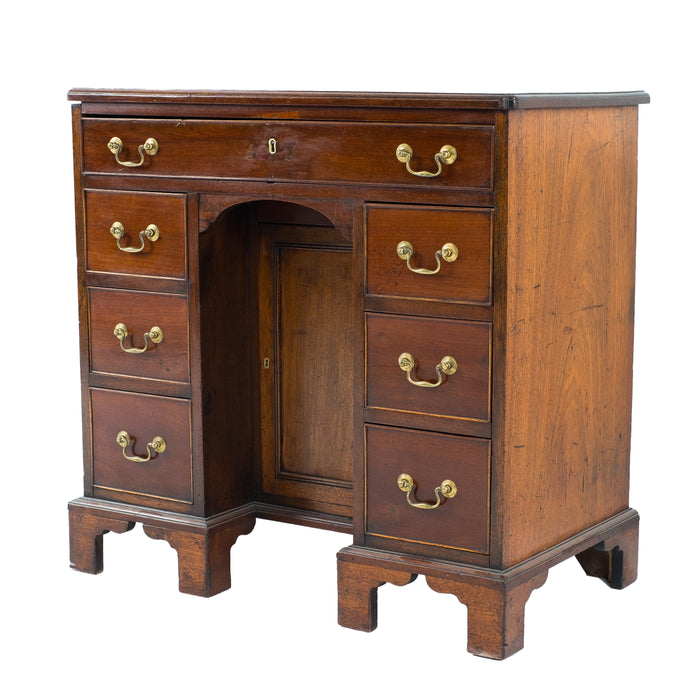 English mahogany knee hole dressing table (c. 1760)