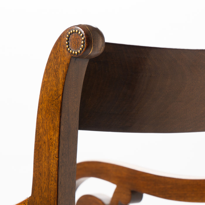 English mahogany arm chair with upholstered seat (1820)