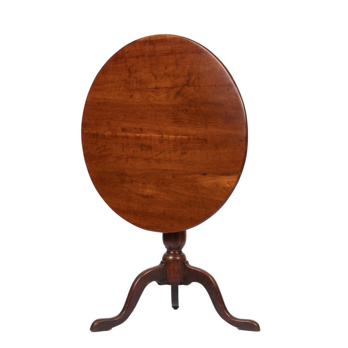 American cherry Chippendale tilt top tea table (1775-1800)