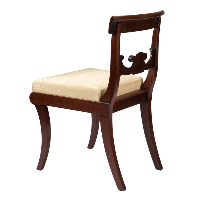 New York Neoclassic klismos side chair in Honduran mahogany (1815)