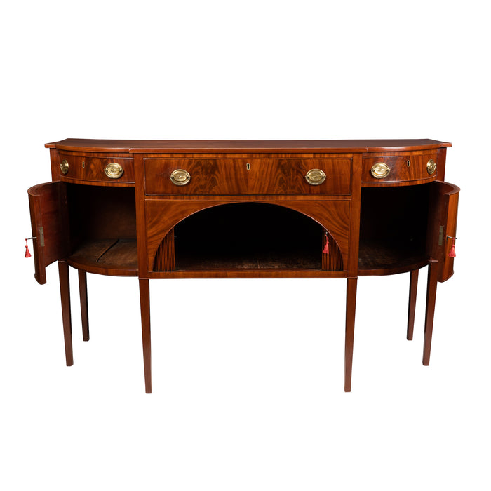 American Hepplewhite mahogany sideboard (1800-1810)