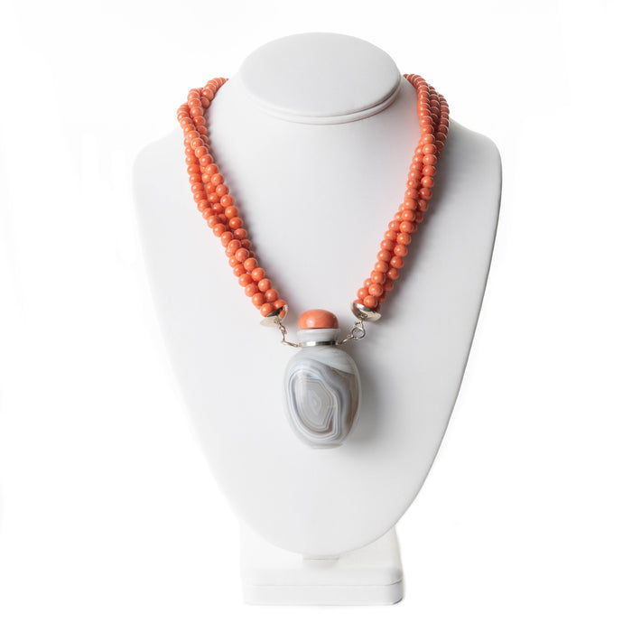 Gray Agate Snuff Bottle Pendant On A Three Strand Coral Bead Necklace (1850's)