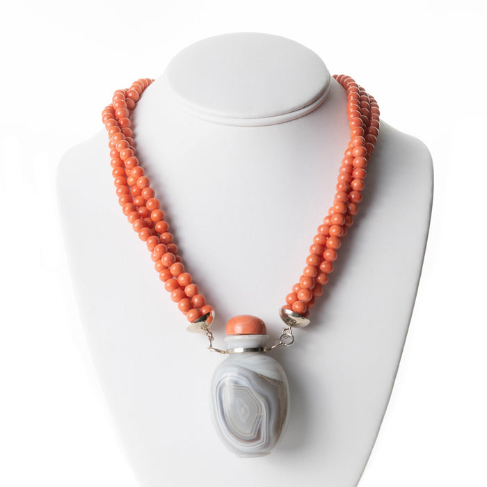 Gray Agate Snuff Bottle Pendant On A Three Strand Coral Bead Necklace (1850's)