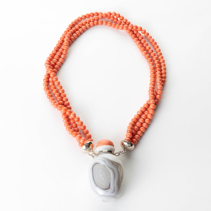 Gray Agate Snuff Bottle Pendant On A Three Strand Coral Bead Necklace (1850's)