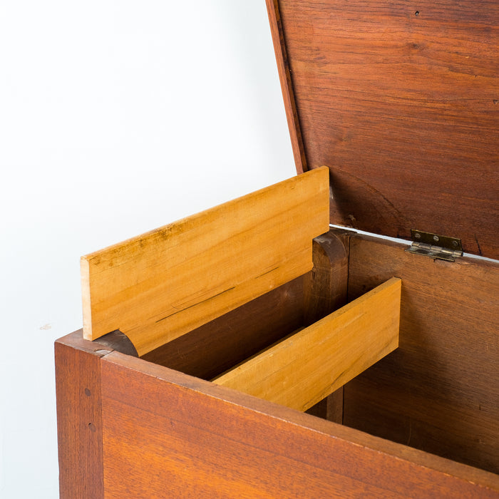 Delaware Valley black walnut dower chest (c. 1830)