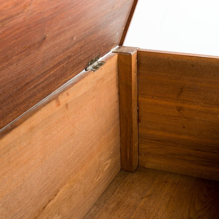 Delaware Valley black walnut dower chest (c. 1830)