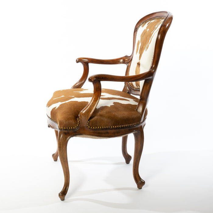 Italian framed fauteuil in walnut in the Louis XVI taste (1930)