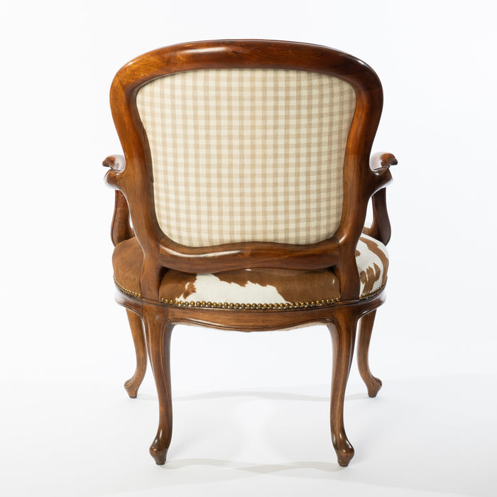Italian framed fauteuil in walnut in the Louis XVI taste (1930)