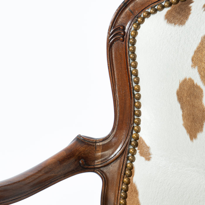 Italian framed fauteuil in walnut in the Louis XVI taste (1930)