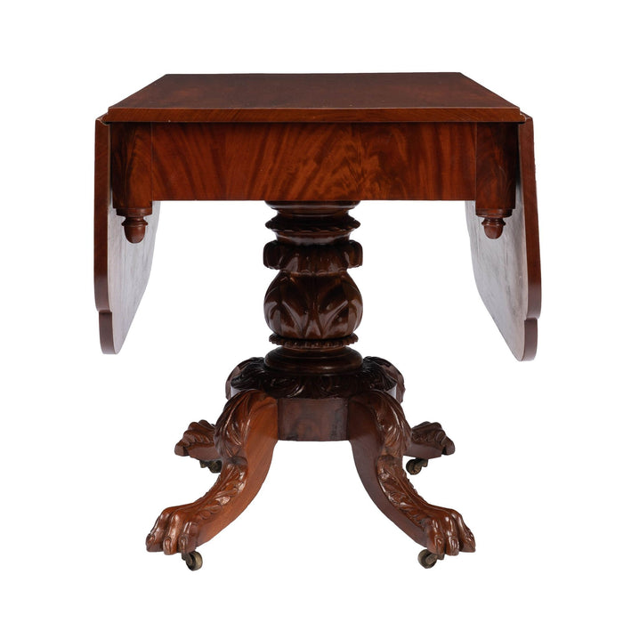 New York Neoclassic drop leaf breakfast table (c. 1825)