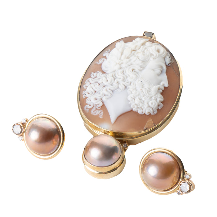 Michael Kneebone Italian cameo pendant with pearl earrings set