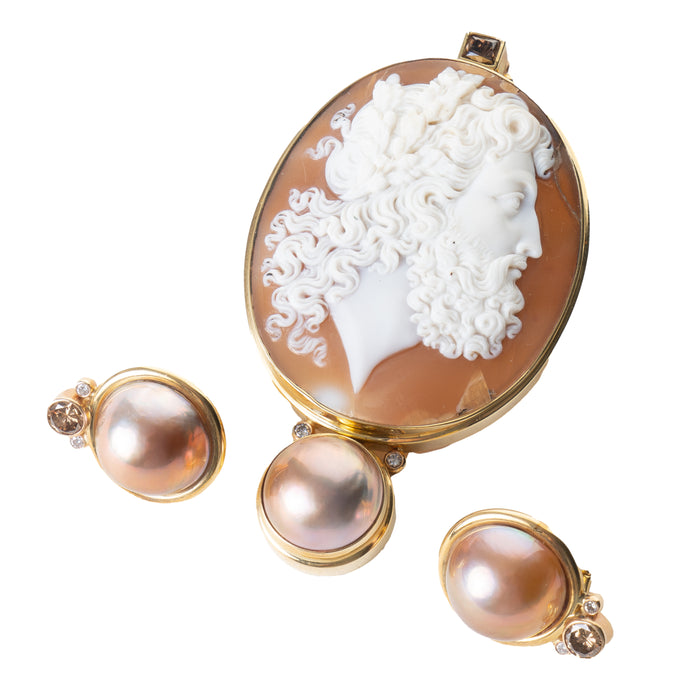 Michael Kneebone Italian cameo pendant with pearl earrings set