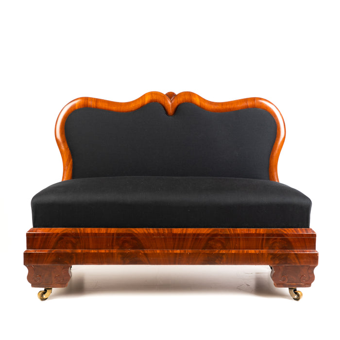 American Neoclassic banquette in cross banded figured mahogany by Joseph Meeks (1835)