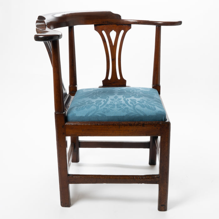 Georgian mahogany corner chair (1770-80)