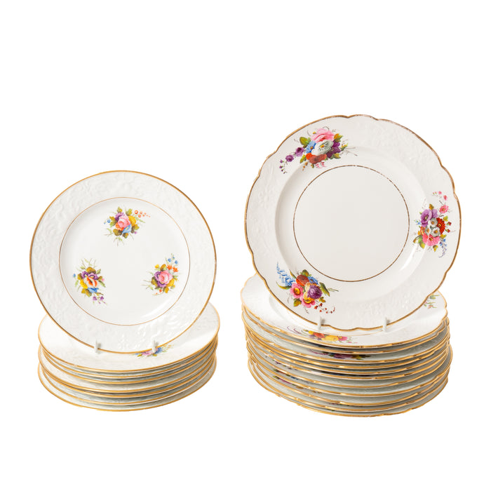 Set of 12 dinner plates and 8 dessert plates in bone china by Spode (1820)