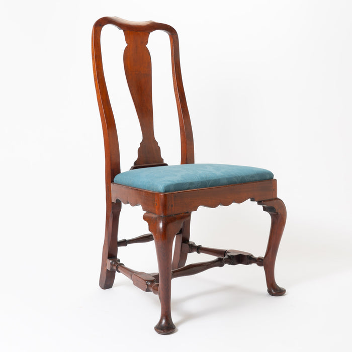 Boston Queen Anne mahogany slip seat side chair (1710-20)