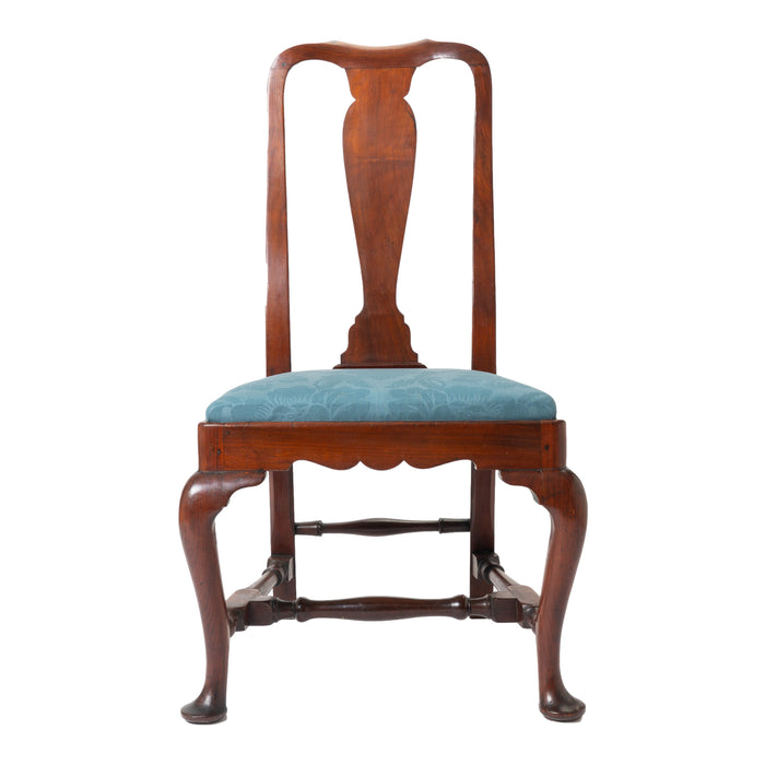 Boston Queen Anne mahogany slip seat side chair (c. 1710-20)