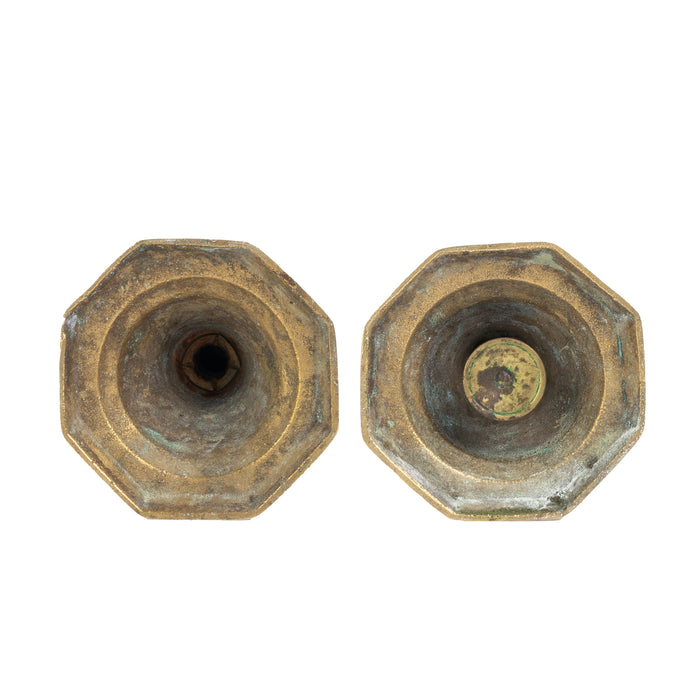 Pair of English brass candlesticks with octagonal bases (1825)