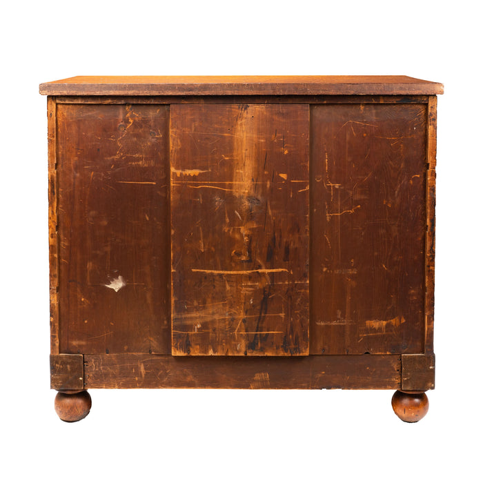 American Neoclassic bird's eye maple four drawer chest (1820)