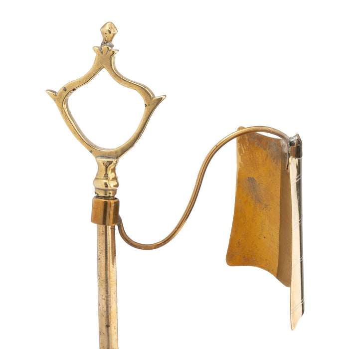 Italian cast brass single spout oil lamp with deflector (c. 1790)